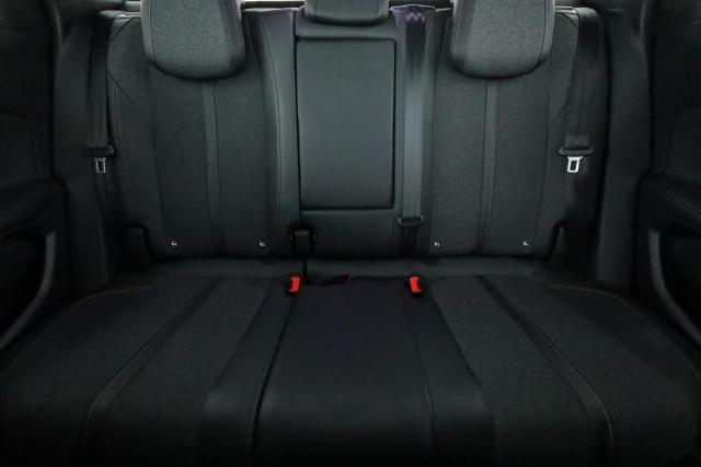 Peugeot 3008 image 2