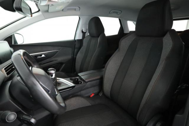 Peugeot 3008 image 2
