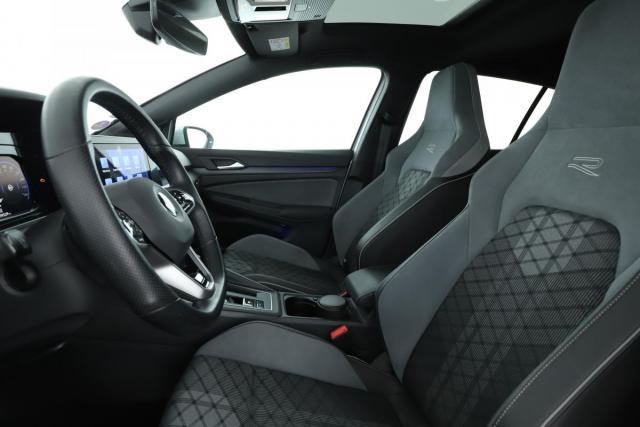 Volkswagen Golf image 9