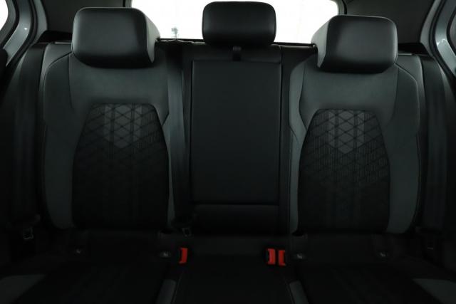 Volkswagen Golf image 4