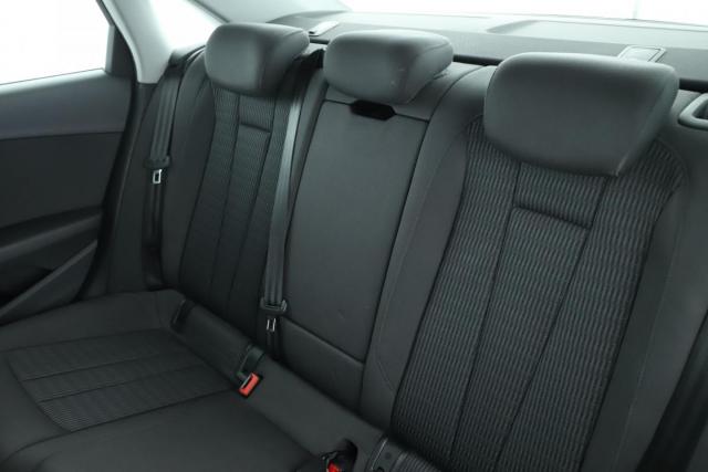Audi A4 image 2