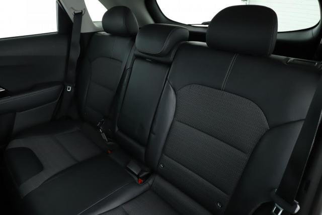 Kia Niro image 5