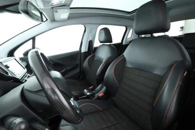 Peugeot 2008 image 9