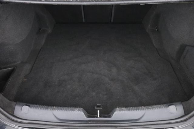 Jaguar Xe image 8