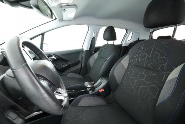 Peugeot 2008 image 8
