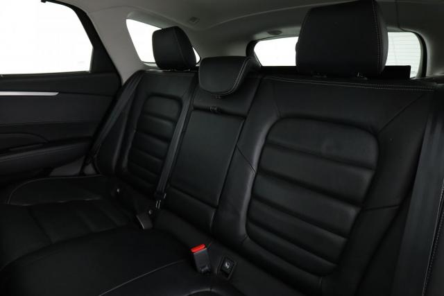 Renault Talisman Estate image 3