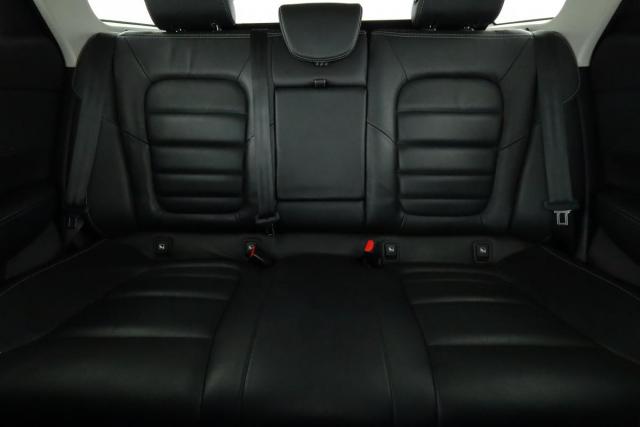 Renault Talisman Estate image 5