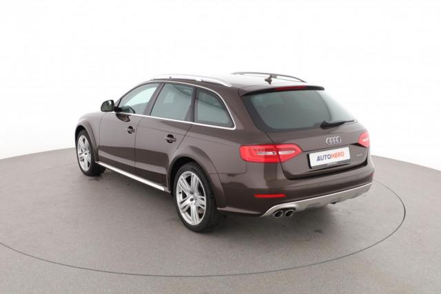 Audi A4 Allroad image 9