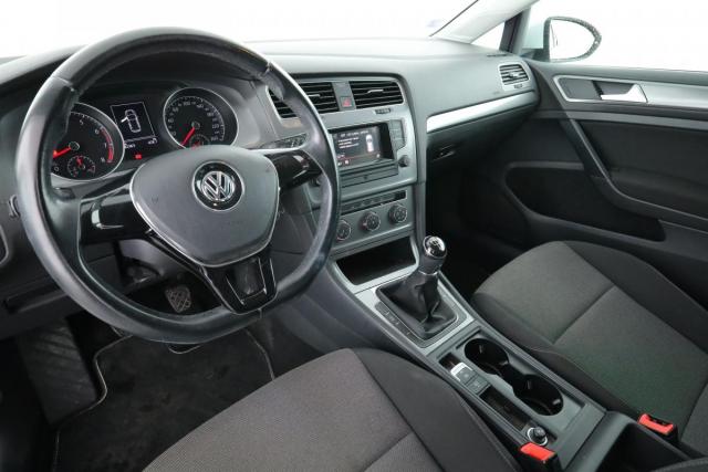 Volkswagen Golf image 6