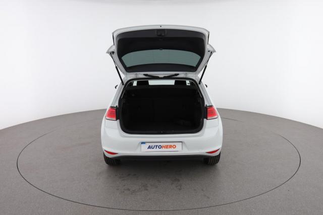 Volkswagen Golf image 1