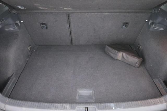 Volkswagen Golf image 4
