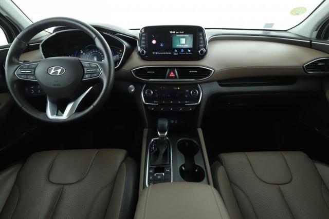 Hyundai Santa Fe image 1