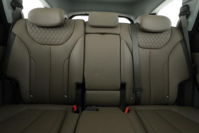 Hyundai Santa Fe image 9