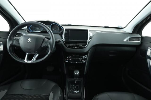 Peugeot 2008 image 8