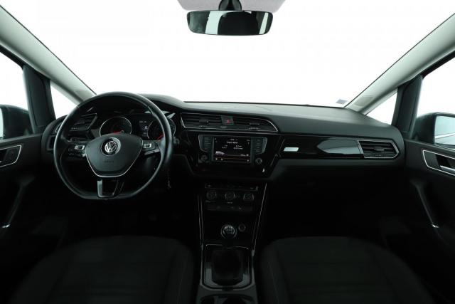 Volkswagen Touran image 2