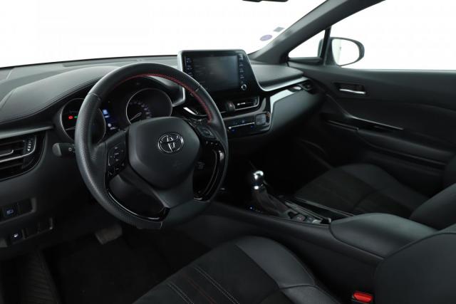 Toyota C-Hr image 1