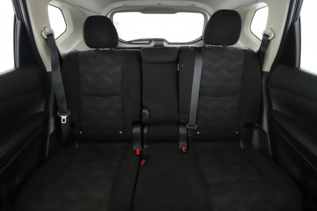 Nissan X-Trail image 9