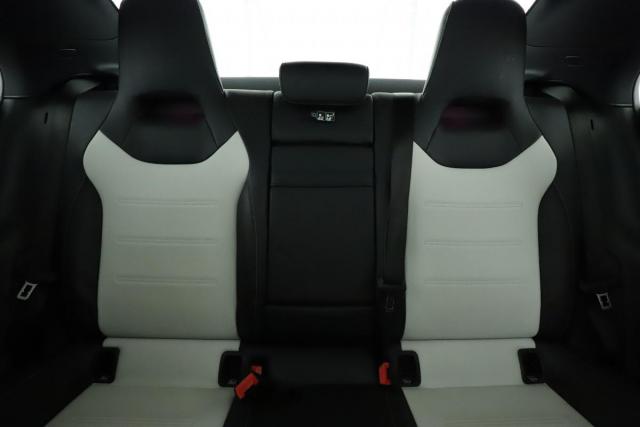 Mercedes Benz Cla image 7