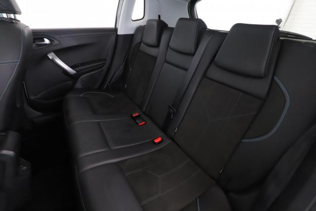 Peugeot 2008 image 3