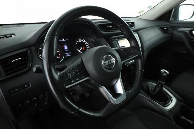 Nissan X-Trail image 1