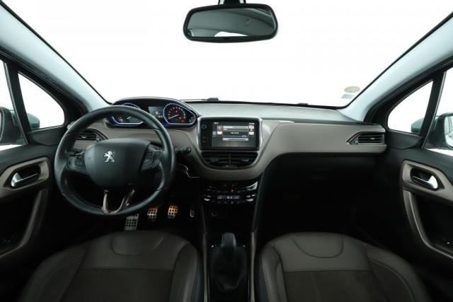 Peugeot 2008 image 2
