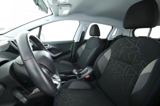 Peugeot 2008 image 1
