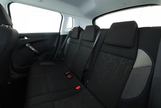 Peugeot 2008 image 9