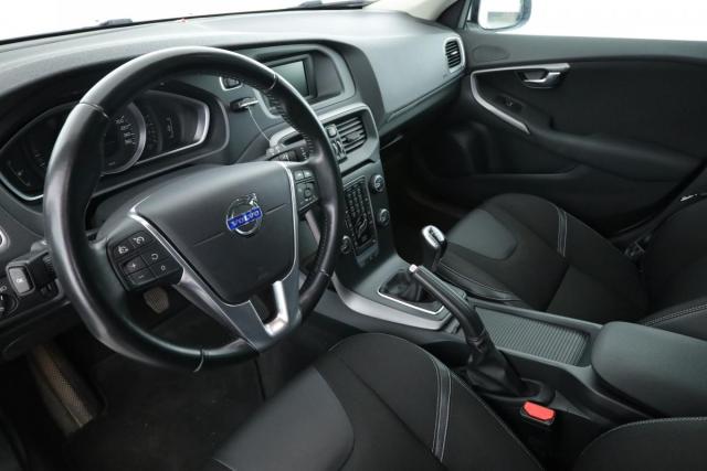 Volvo V40 image 9