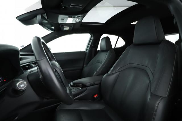 Lexus Ux image 3