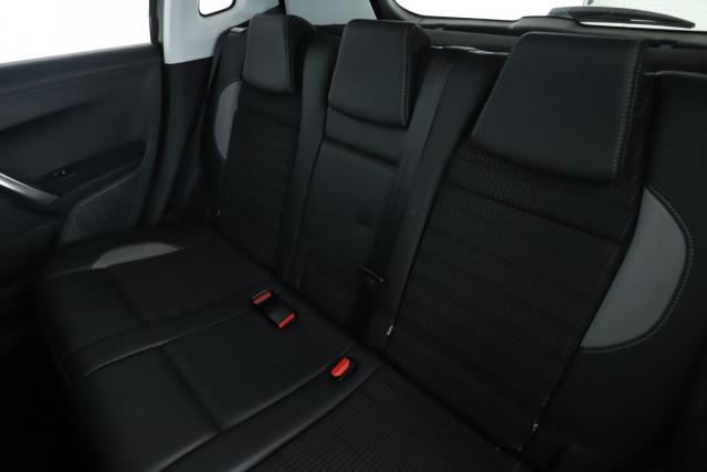 Peugeot 2008 image 9