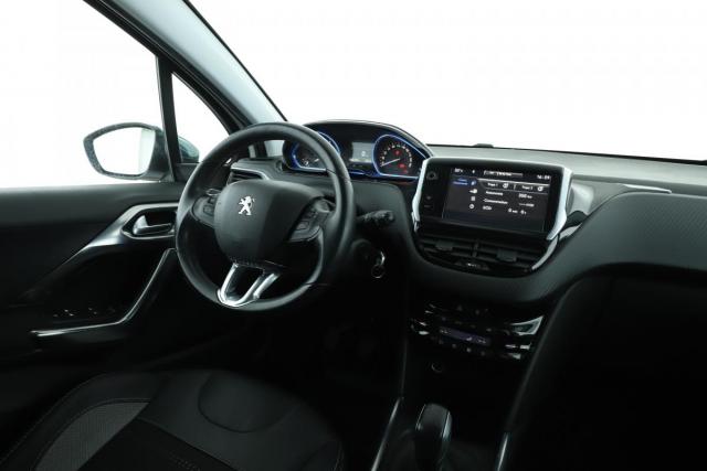 Peugeot 2008 image 2