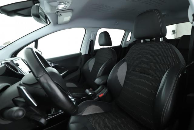 Peugeot 2008 image 3