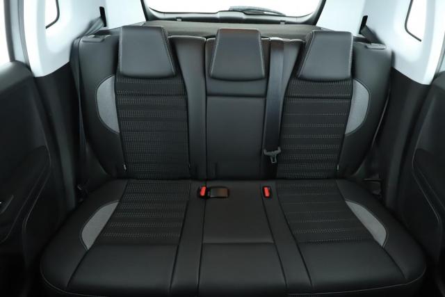 Peugeot 2008 image 1
