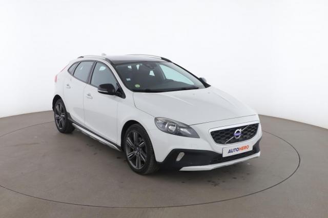 Volvo V40 Cross Country image 1