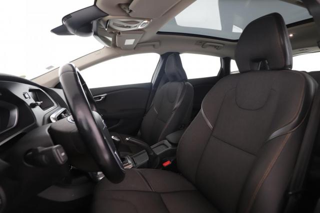 Volvo V40 Cross Country image 6