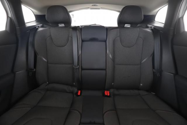 Volvo V40 Cross Country image 2