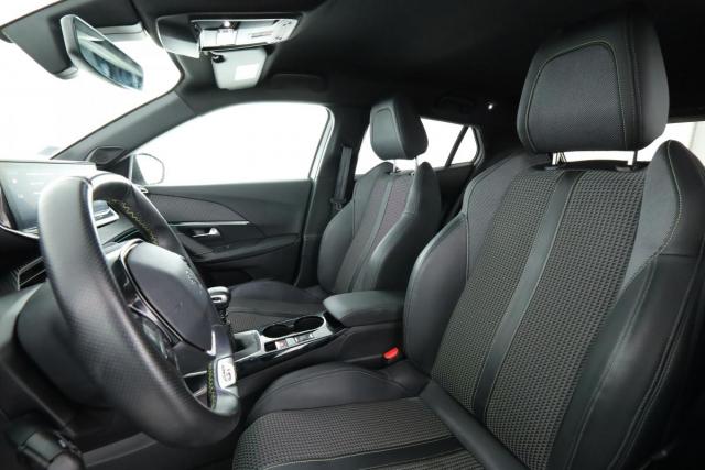 Peugeot 2008 image 3