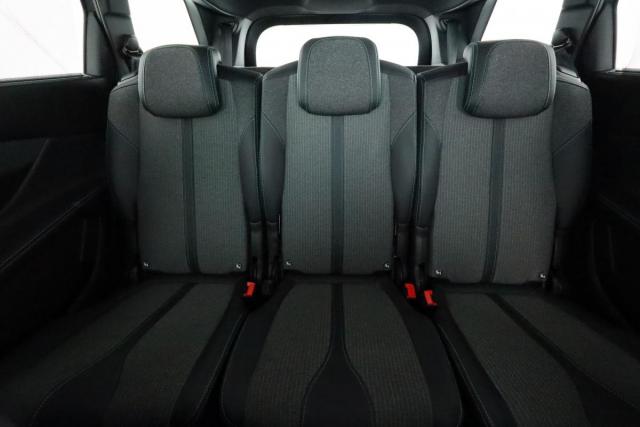 Peugeot 5008 image 8