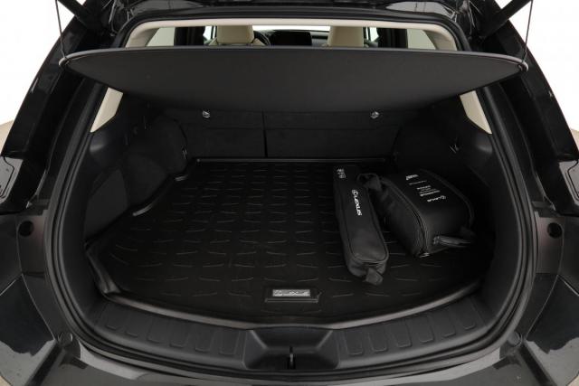 Lexus Ux image 8