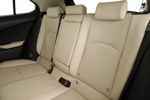 Lexus Ux image 3
