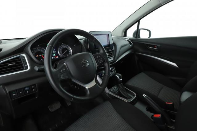 Suzuki S-Cross image 8