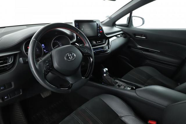 Toyota C-Hr image 5