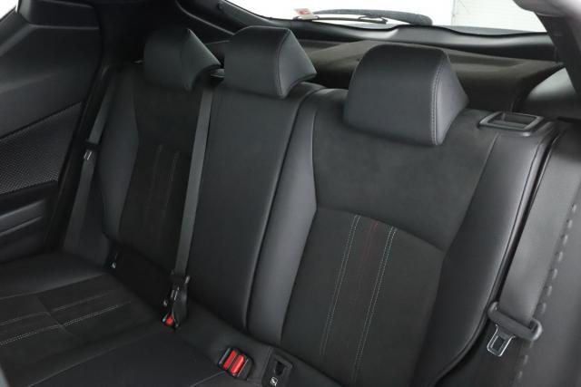 Toyota C-Hr image 3