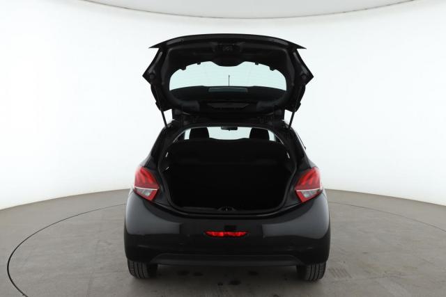 Peugeot 208 image 7