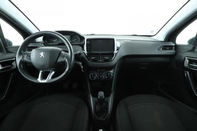 Peugeot 208 image 9