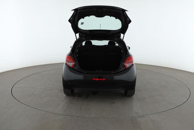 Peugeot 208 image 1