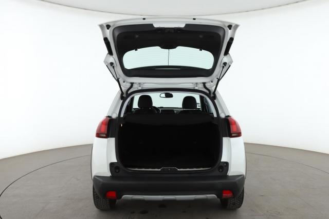 Peugeot 2008 image 2