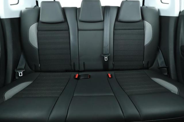 Peugeot 2008 image 9