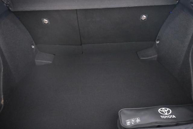 Toyota C-Hr image 9