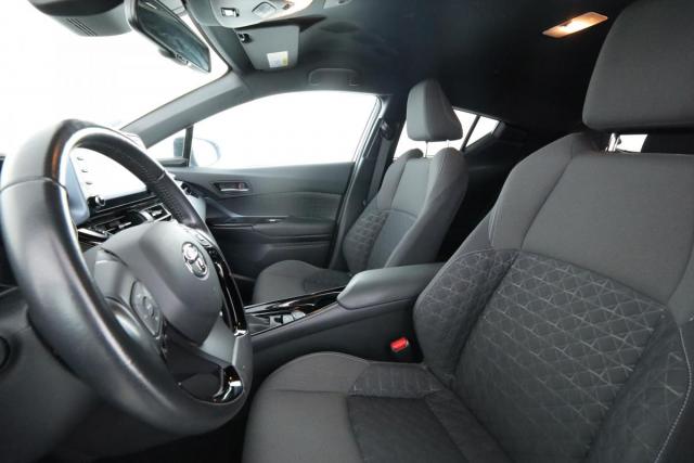 Toyota C-Hr image 5